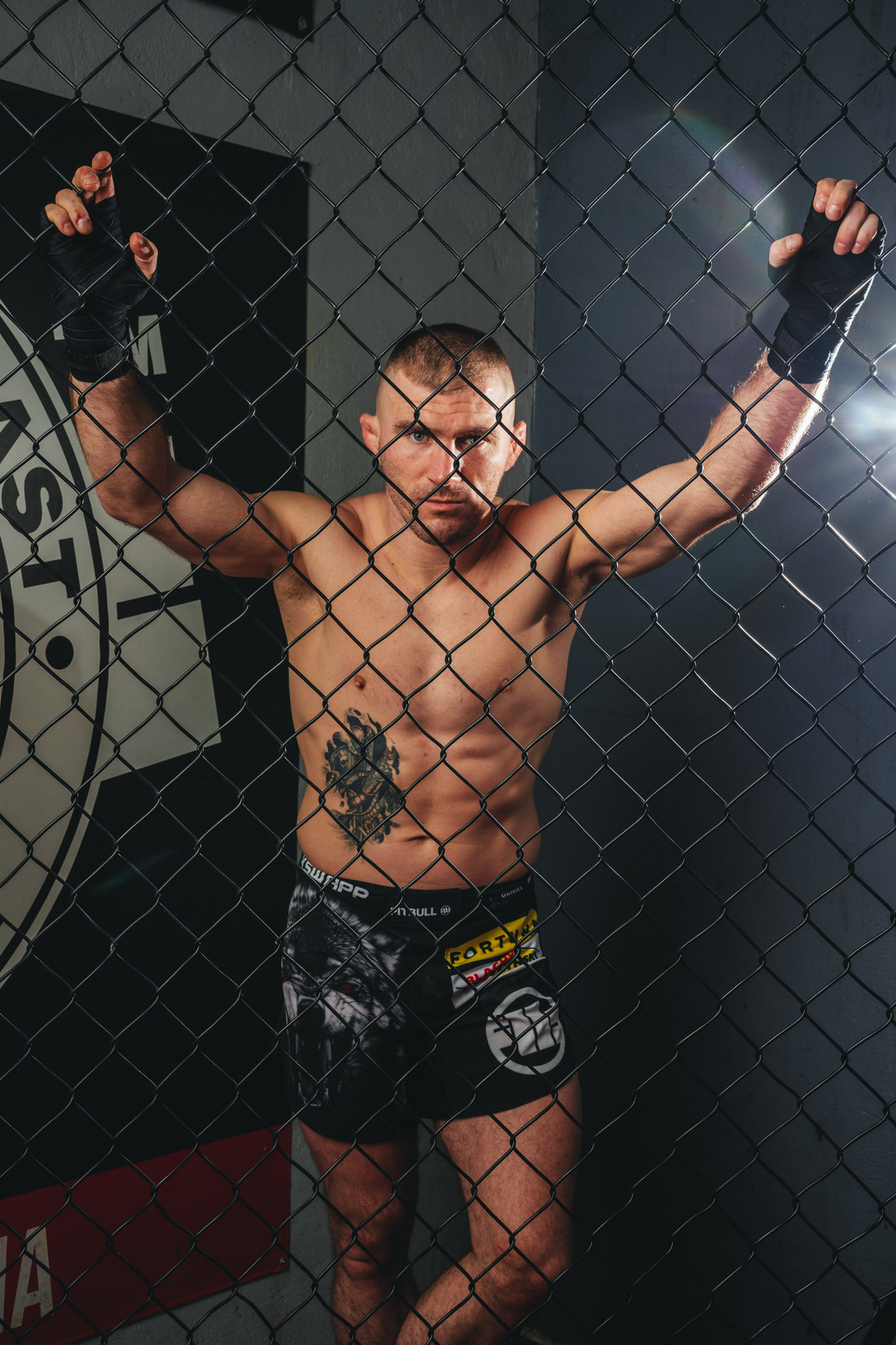 Sesja fotograficzna sportowa zawodnik mma